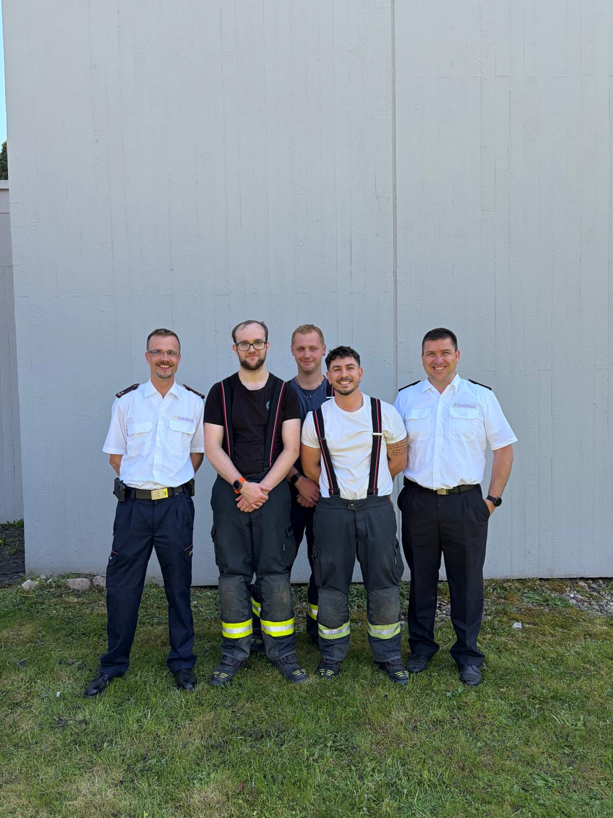 Erfolgreiche Grundausbildung bei der Feuerwehr Weinstadt